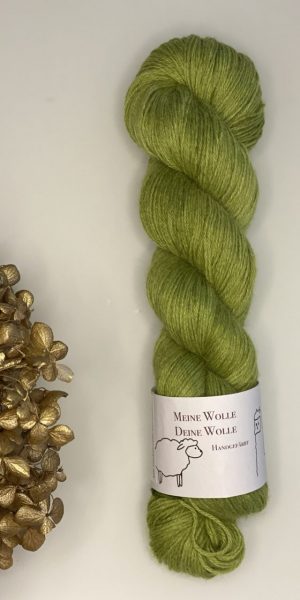 Baby Alpaka - semi solid - Luminous Meadow