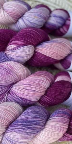 4-fach Sockenwolle fine - Amethyst Glow