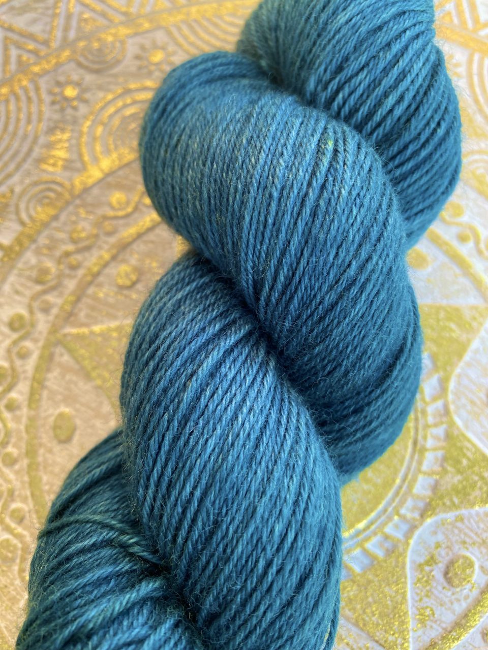 4-fach Sockenwolle fine - semi solid - Echoes of the Abyss