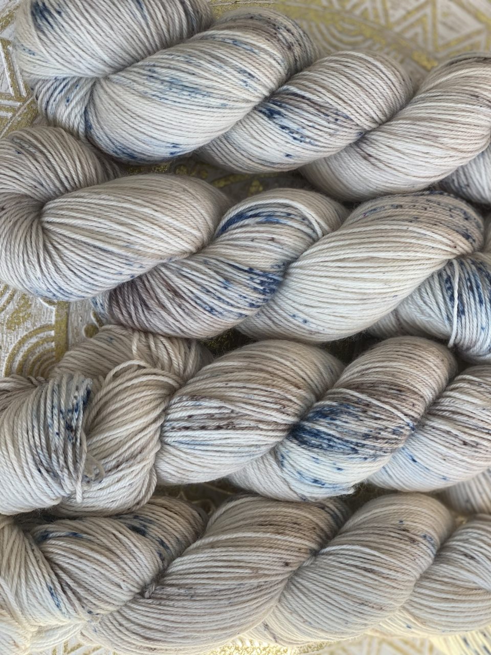4-fach Sockenwolle fine - Frosted Birch – Bild 4