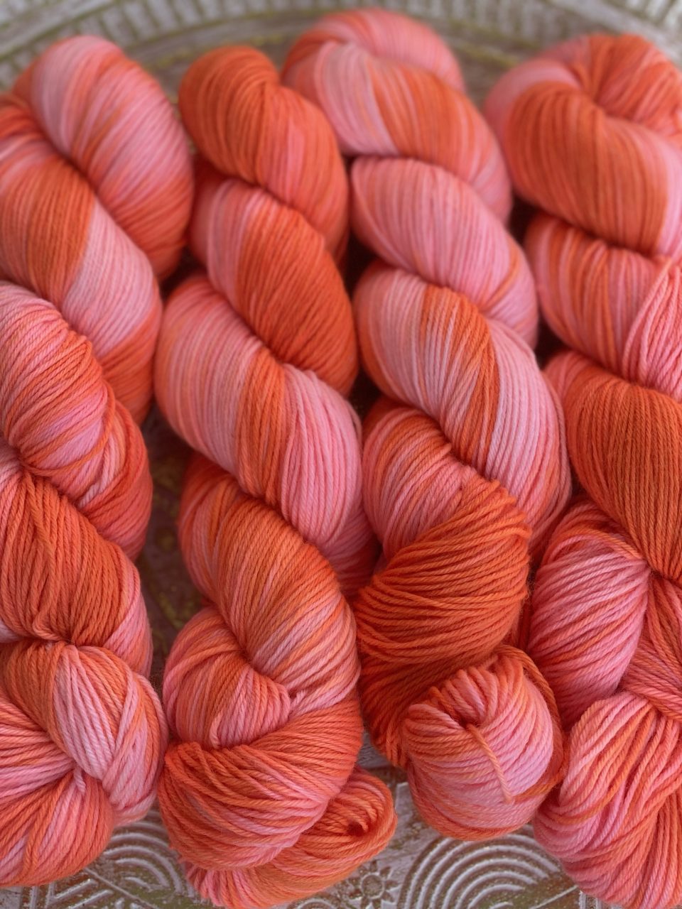 4-fach Sockenwolle fine - Neon Coral – Bild 2