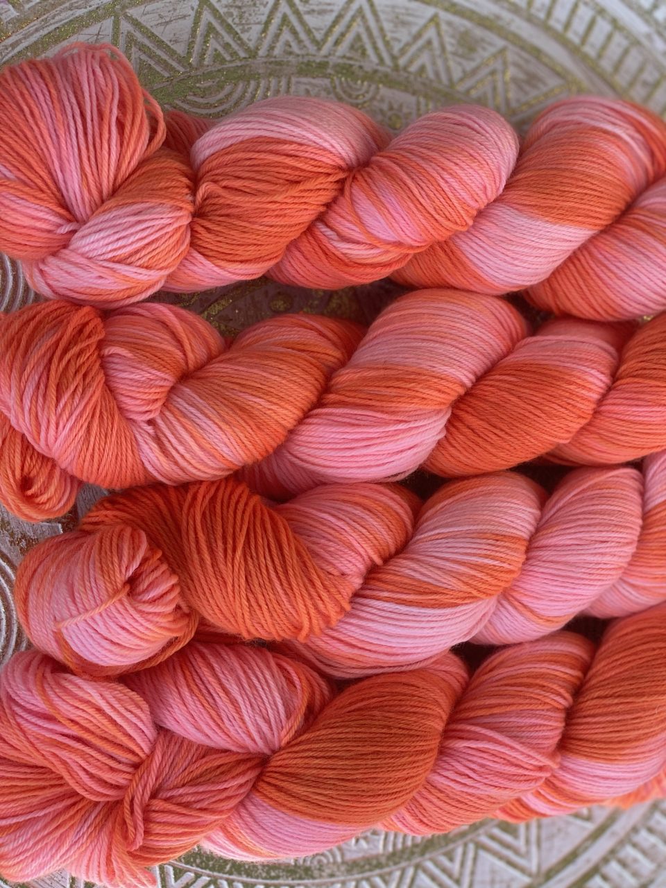 4-fach Sockenwolle fine - Neon Coral – Bild 3