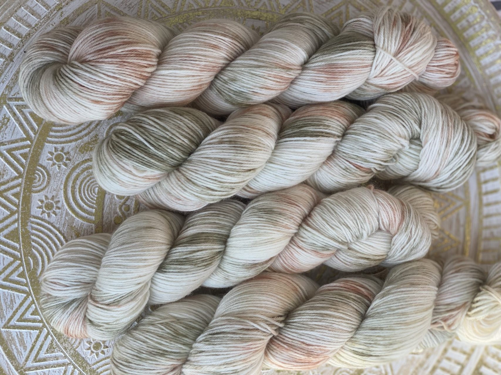 4-fach Sockenwolle fine - Porcelain Petals – Bild 2