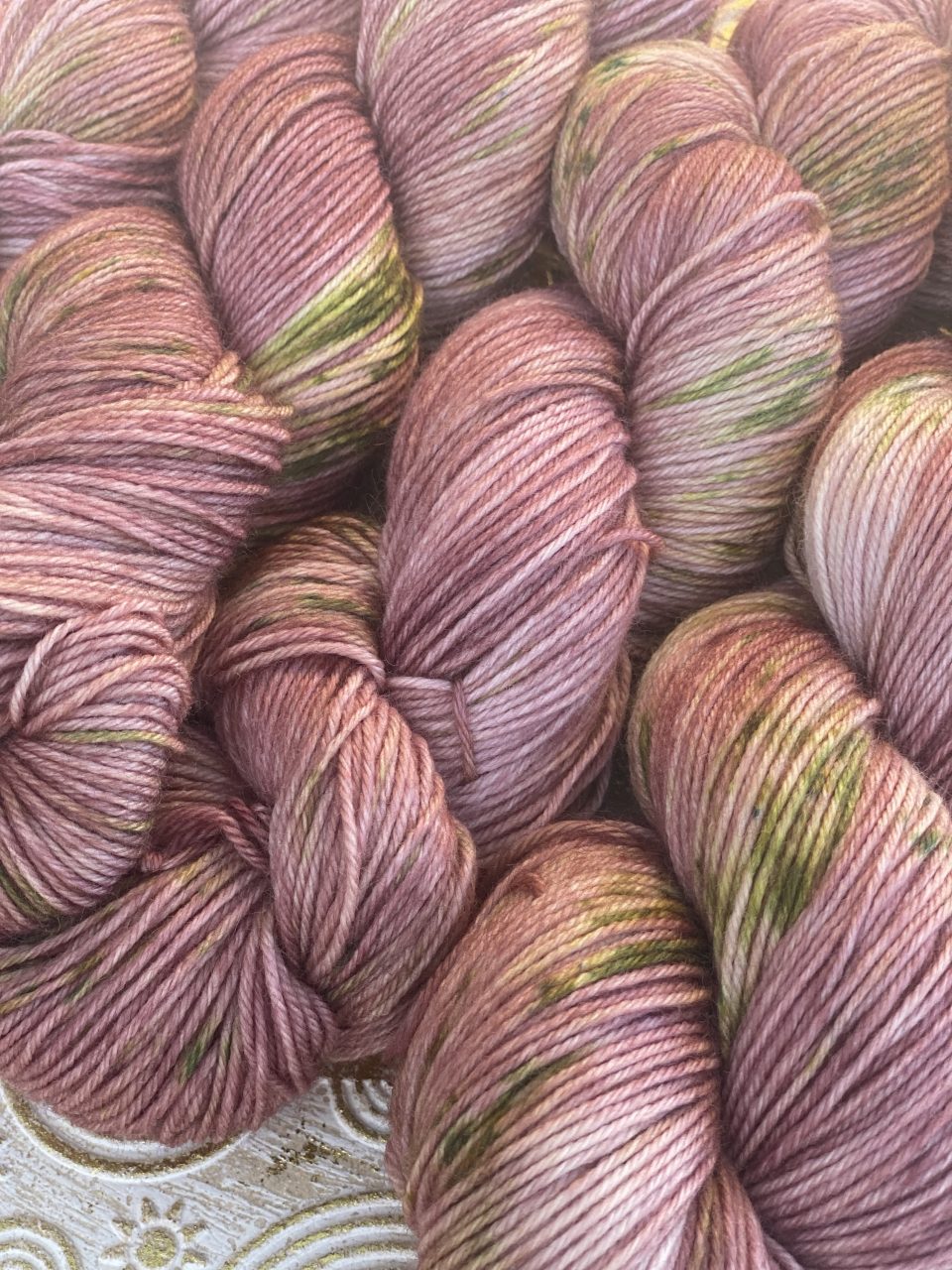 4-fach Sockenwolle fine - Antique Rosegarden – Bild 5