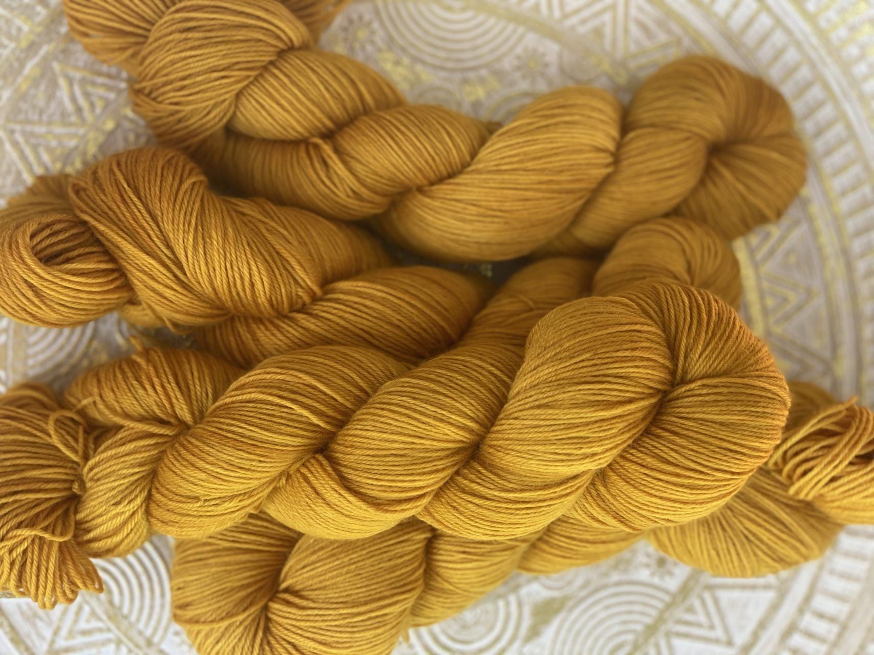 4-fach Sockenwolle fine - semi solid - Golden Glow – Bild 4