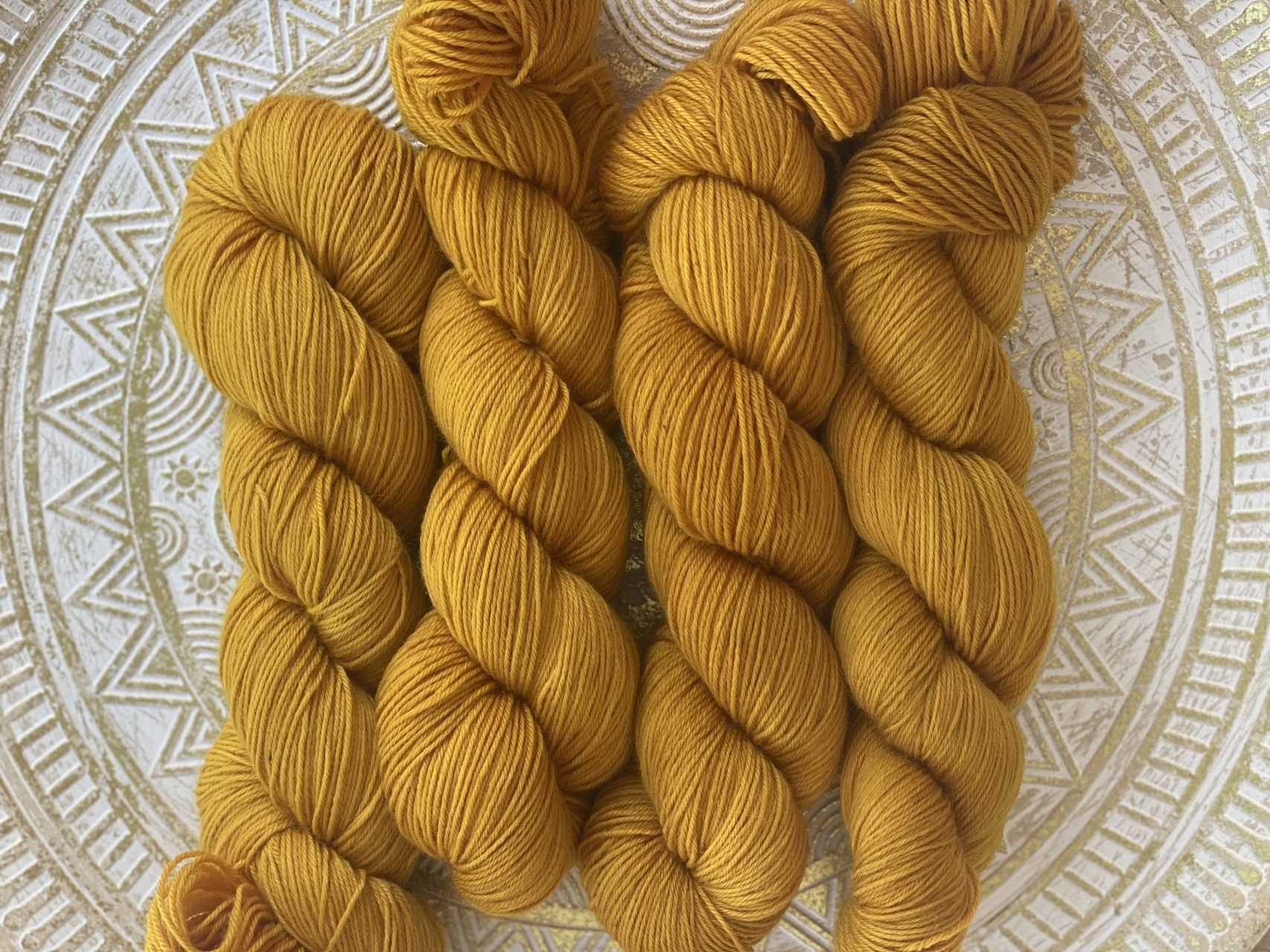 4-fach Sockenwolle fine - semi solid - Golden Glow – Bild 2