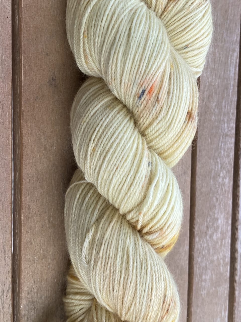 4-fach Sockenwolle fine - Vanilla Speckles – Bild 2