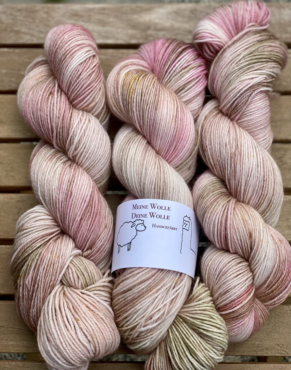 4-fach Sockenwolle fine - Raspberry Milk – Bild 3