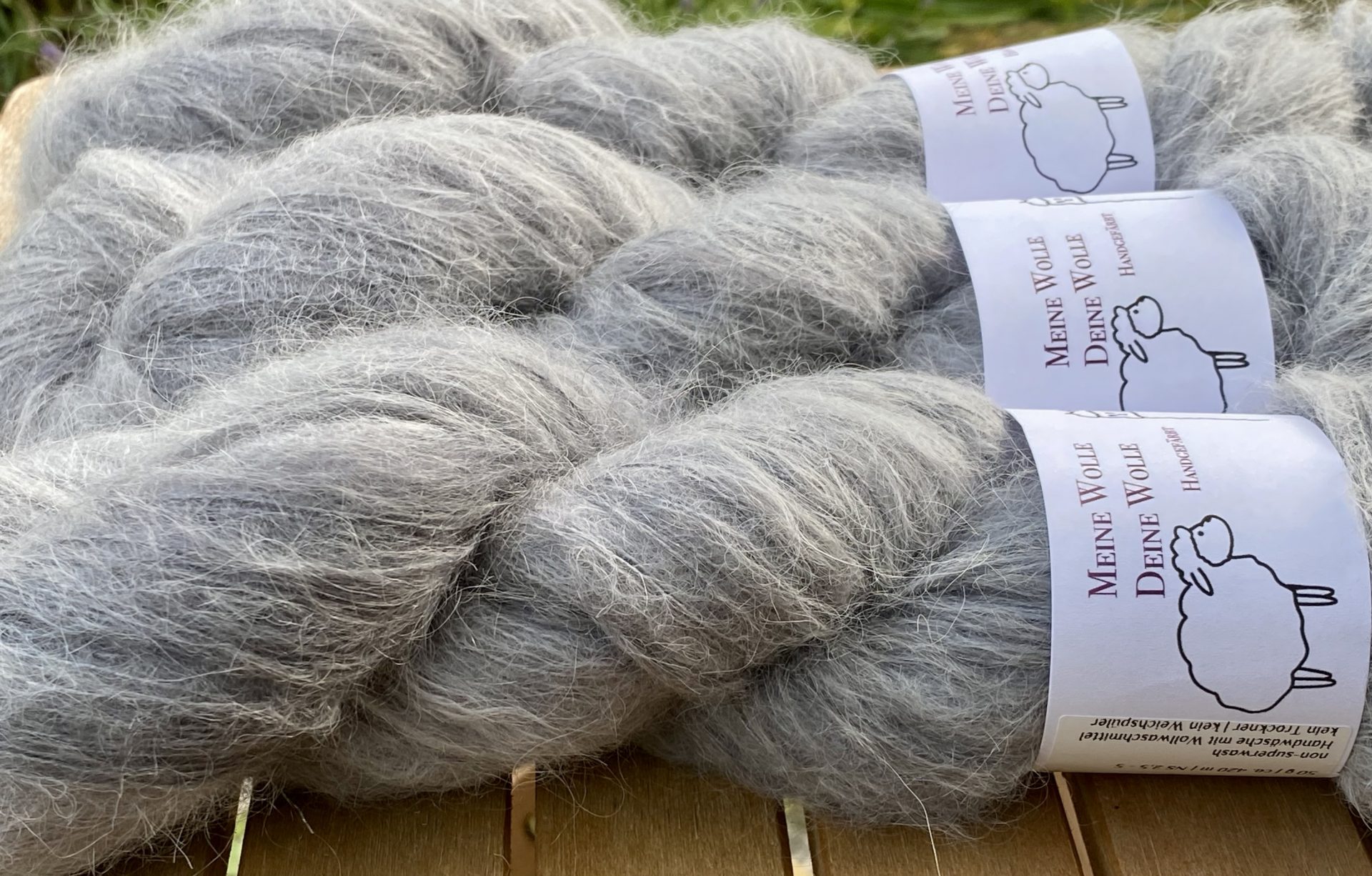 Federleicht Baby Suri|Seide 50g - semi solid - Silver Metal – Bild 3