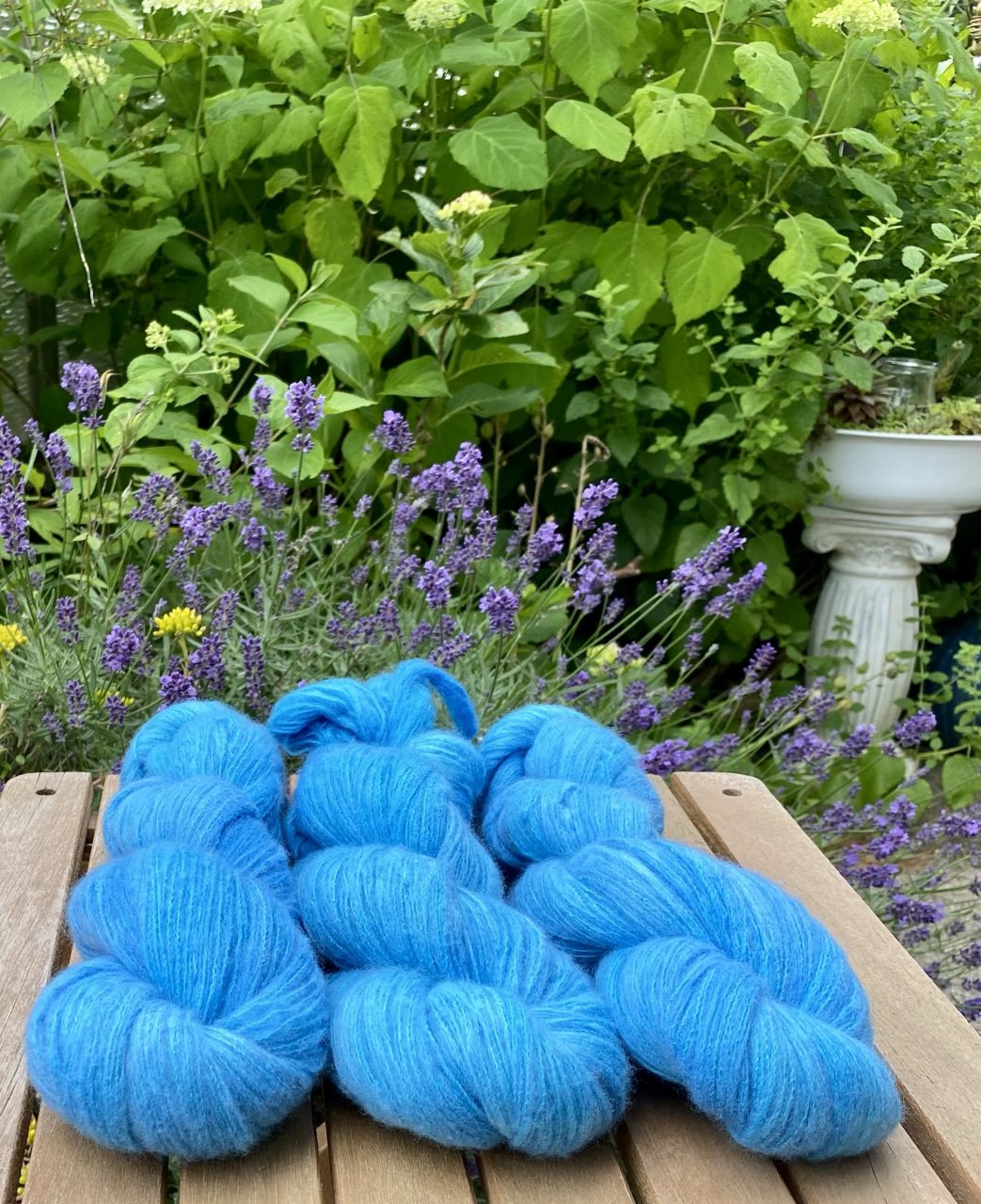 Kuschelwolke Merino|Seide|Kaschmir 50g - semi solid - Swimmingpool – Bild 2