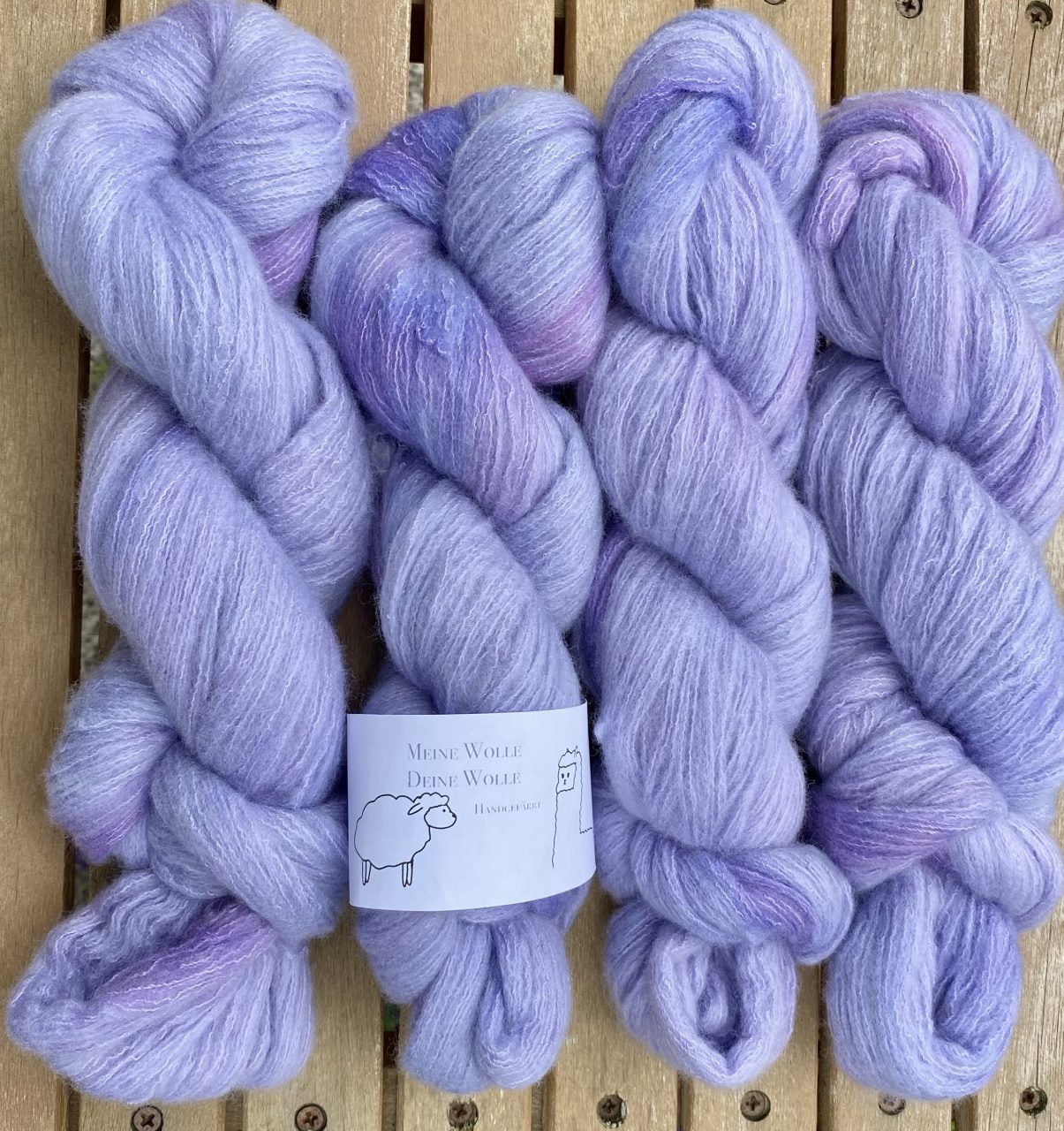 Kuschelwolke Merino|Seide|Kaschmir 50g - semi solid - Soft Lilac – Bild 3