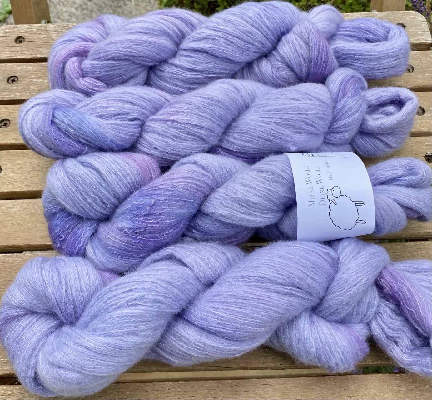 Kuschelwolke Merino|Seide|Kaschmir 50g - semi solid - Soft Lilac – Bild 4