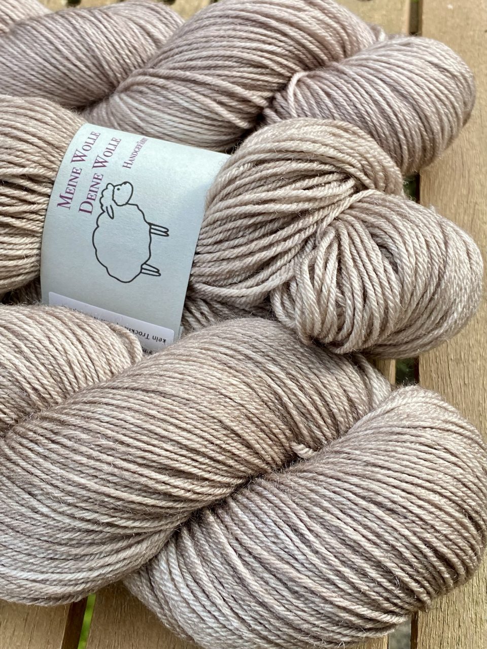 MerinoSeide 70/30 - semi solid - Greige – Bild 2