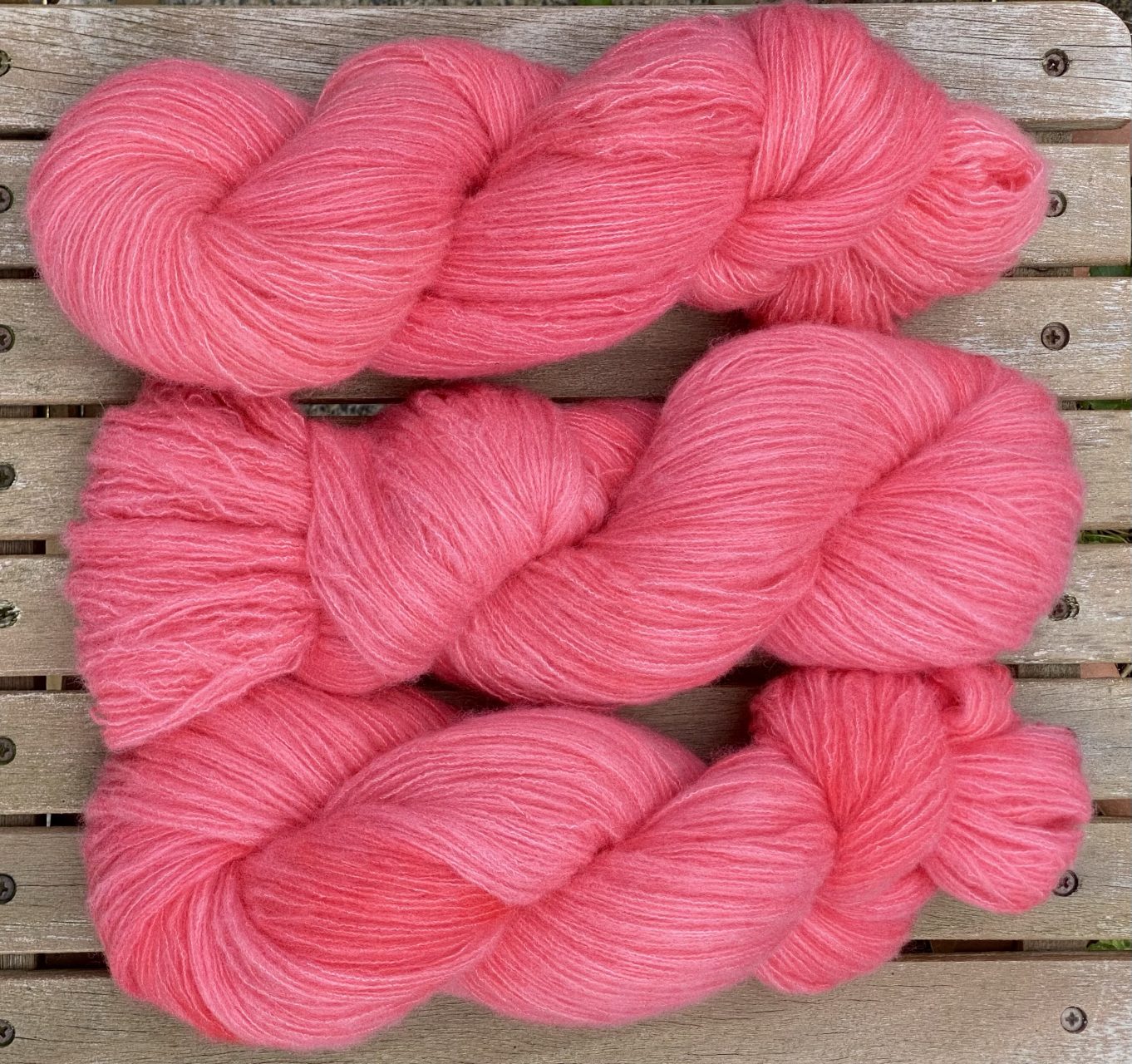 Kuschelwolke Merino|Seide|Kaschmir 50g - semi solid - Tropical Melon – Bild 2