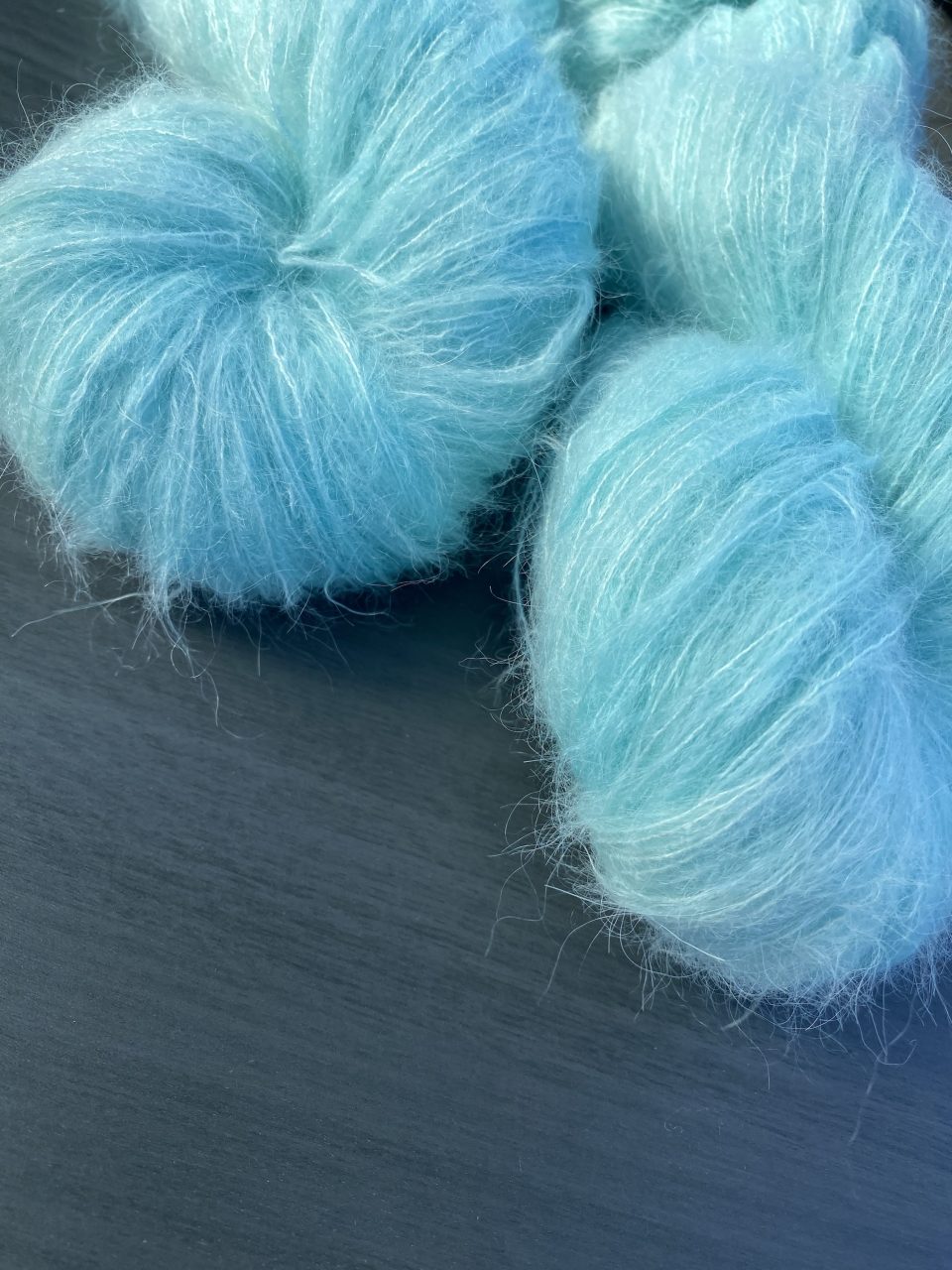 Federleicht Baby Suri|Seide 50g - semi solid - Lagoon Breeze – Bild 3