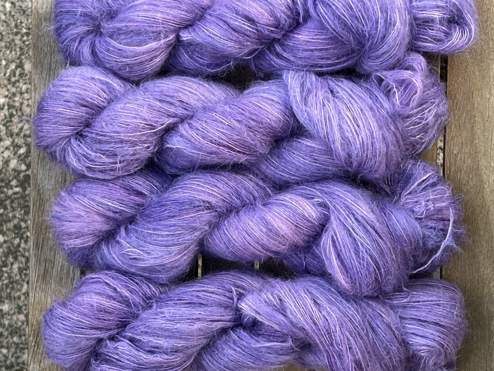 Federleicht Baby Suri|Seide 50g - semi solid - Lavendel Lore – Bild 5