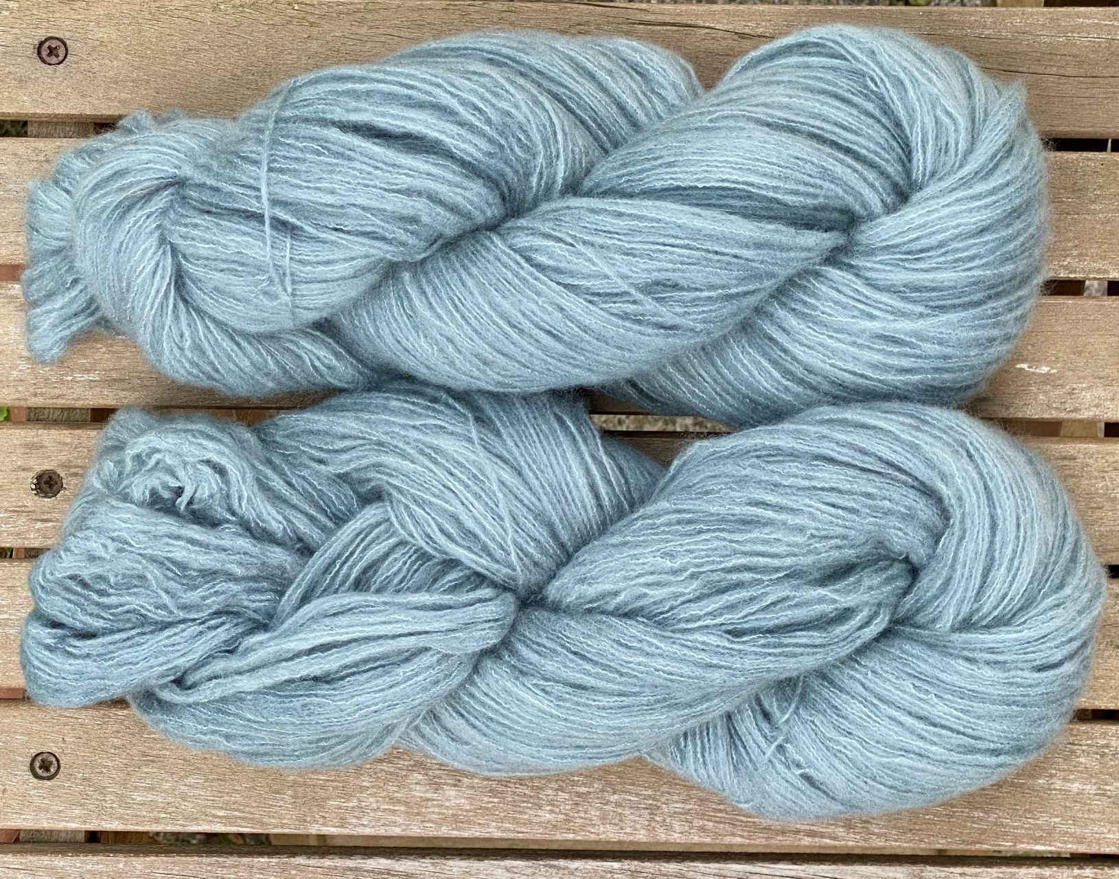 Kuschelwolke Merino|Seide|Kaschmir 50g - semi solid - Zeder – Bild 3