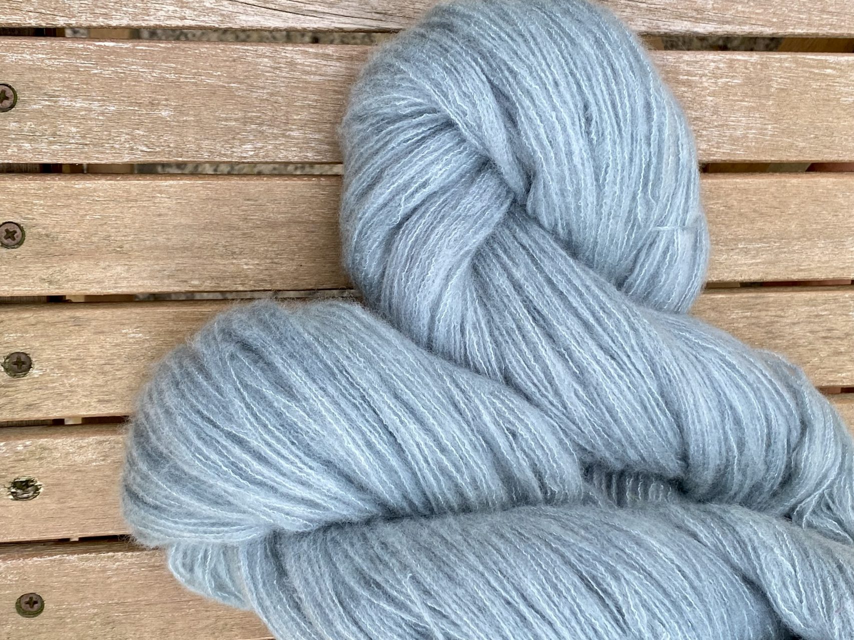 Kuschelwolke Merino|Seide|Kaschmir 50g - semi solid - Zeder – Bild 2