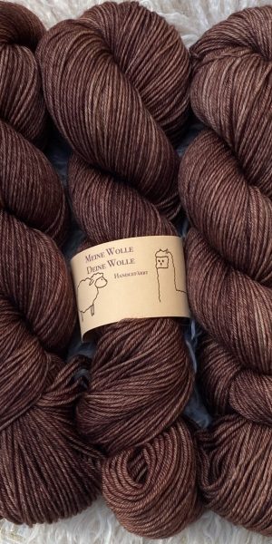 Merino 16 Micron - semi solid - Chestnut