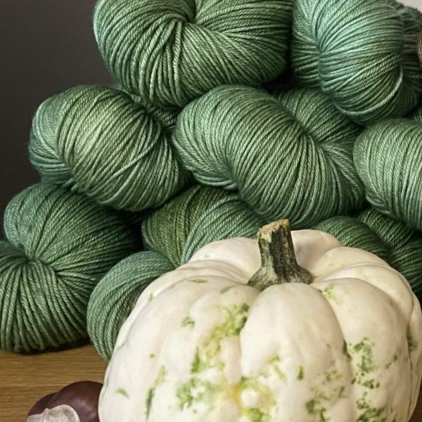 Merino 16 Micron - semi solid - Mint Cloud