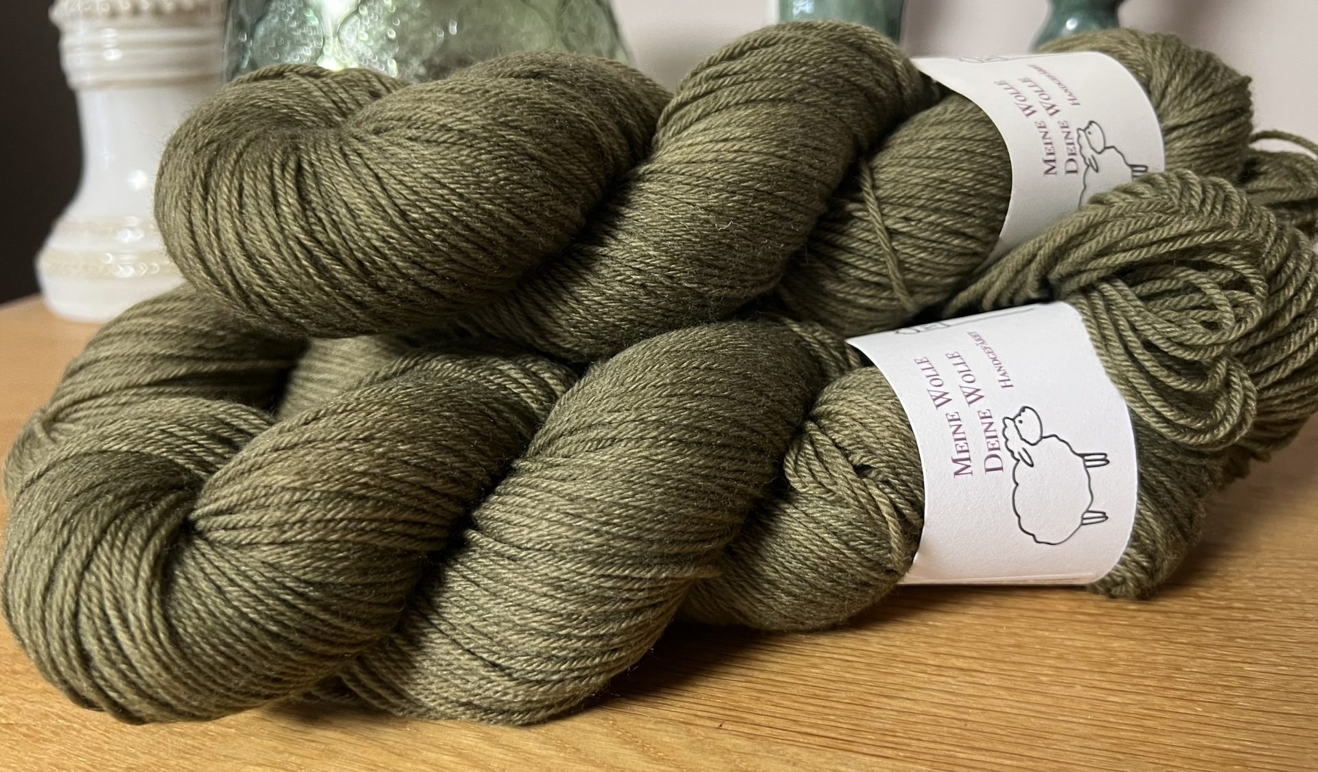 4-fach Sockenwolle extra fein - semi solid - Military – Bild 3