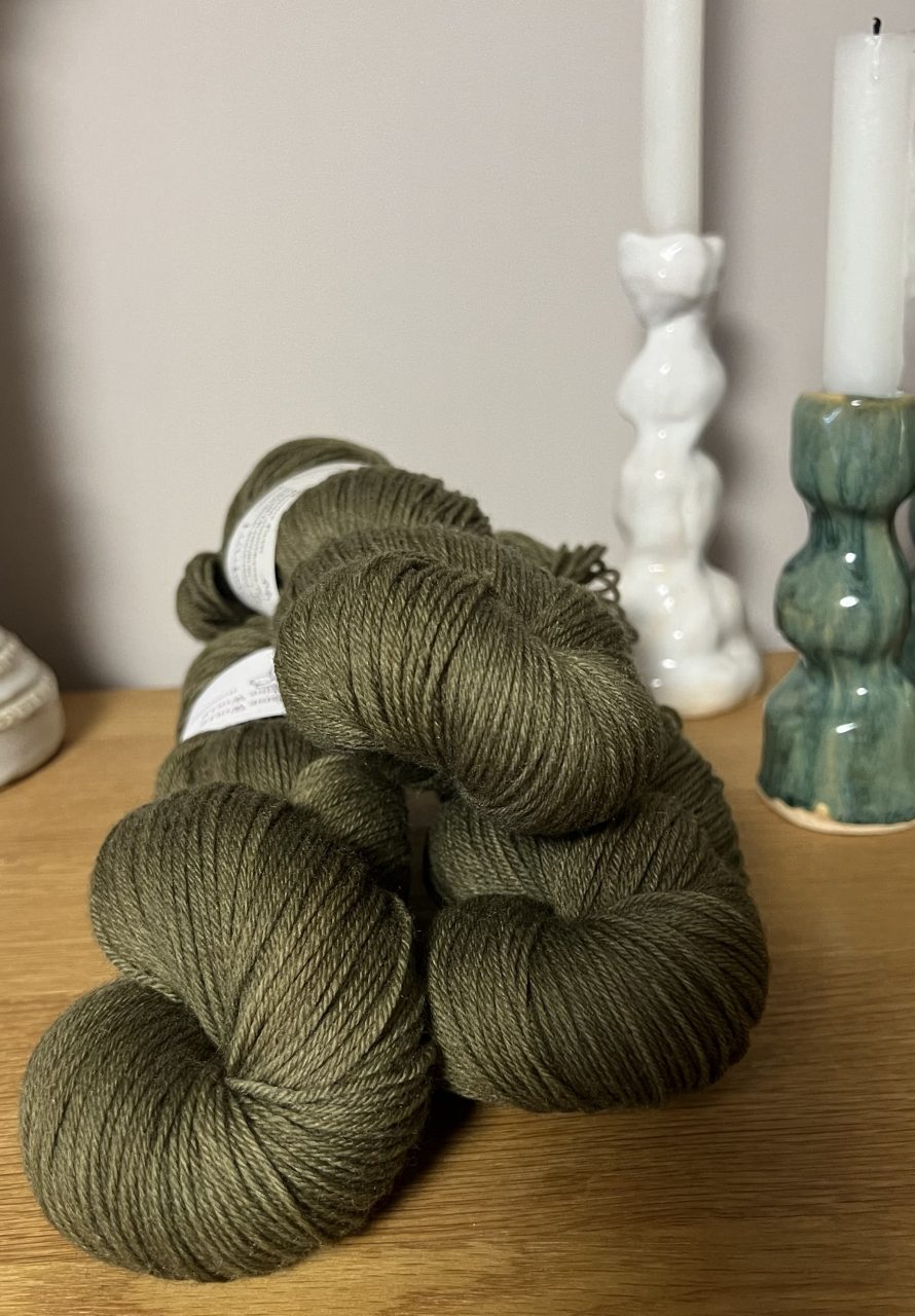 4-fach Sockenwolle extra fein - semi solid - Military – Bild 2