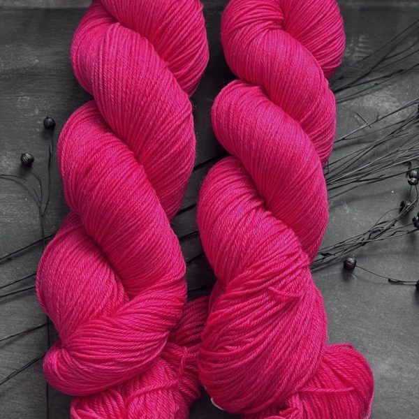 4-fach Sockenwolle extra fein - semi solid - Volt