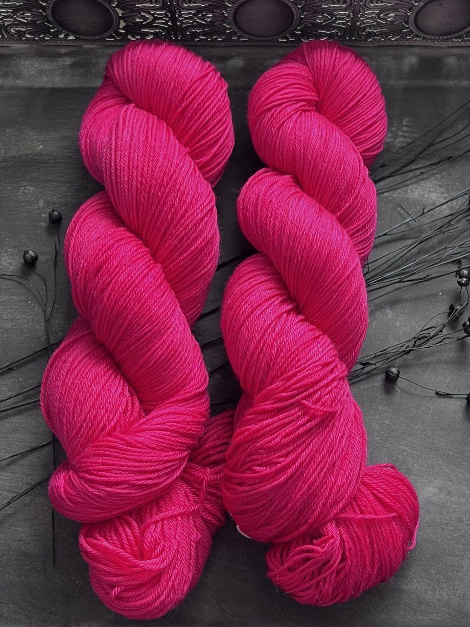 4-fach Sockenwolle extra fein - semi solid - Volt