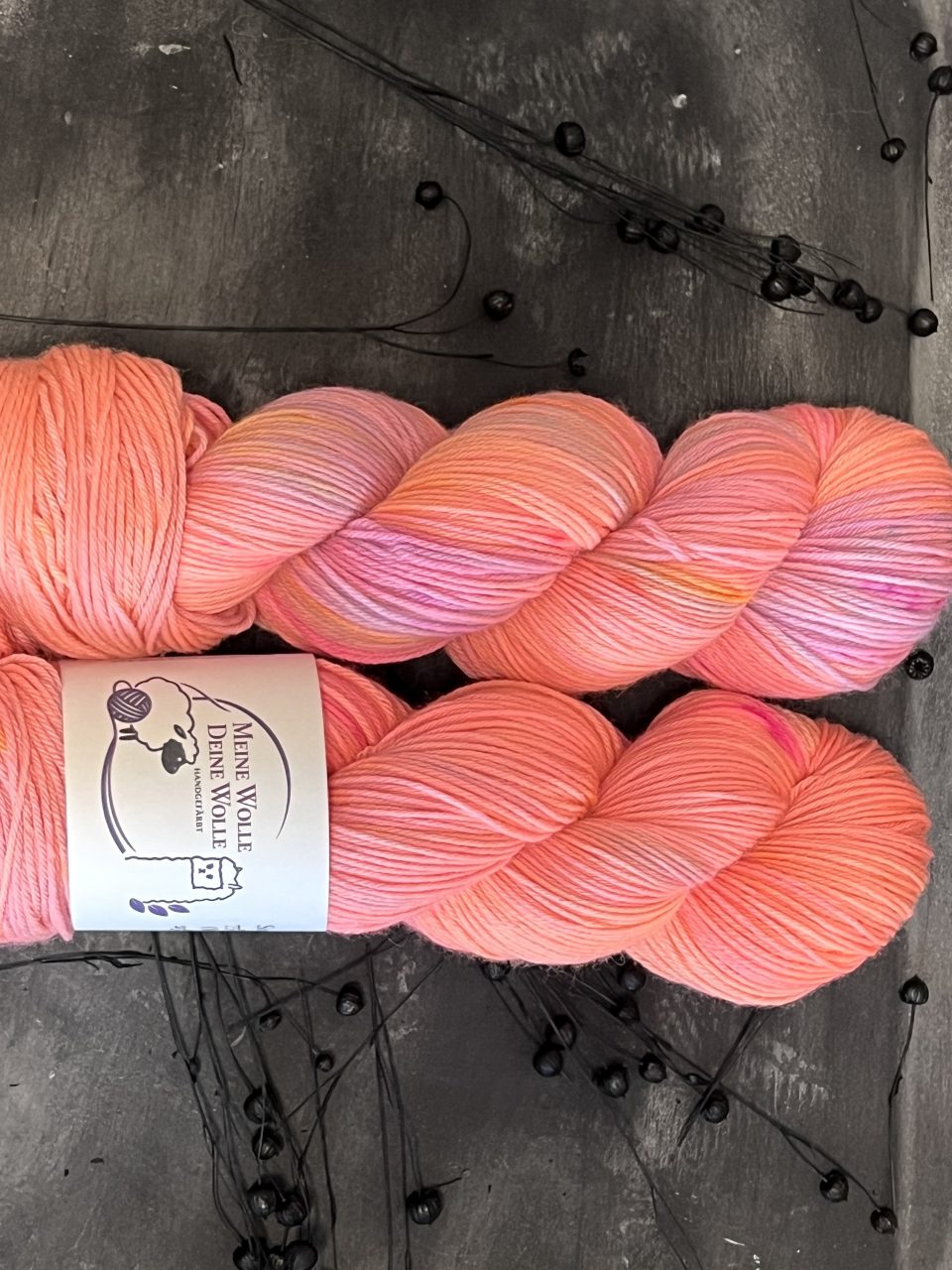 4-fach Sockenwolle extra fein - Neon Morning – Bild 3