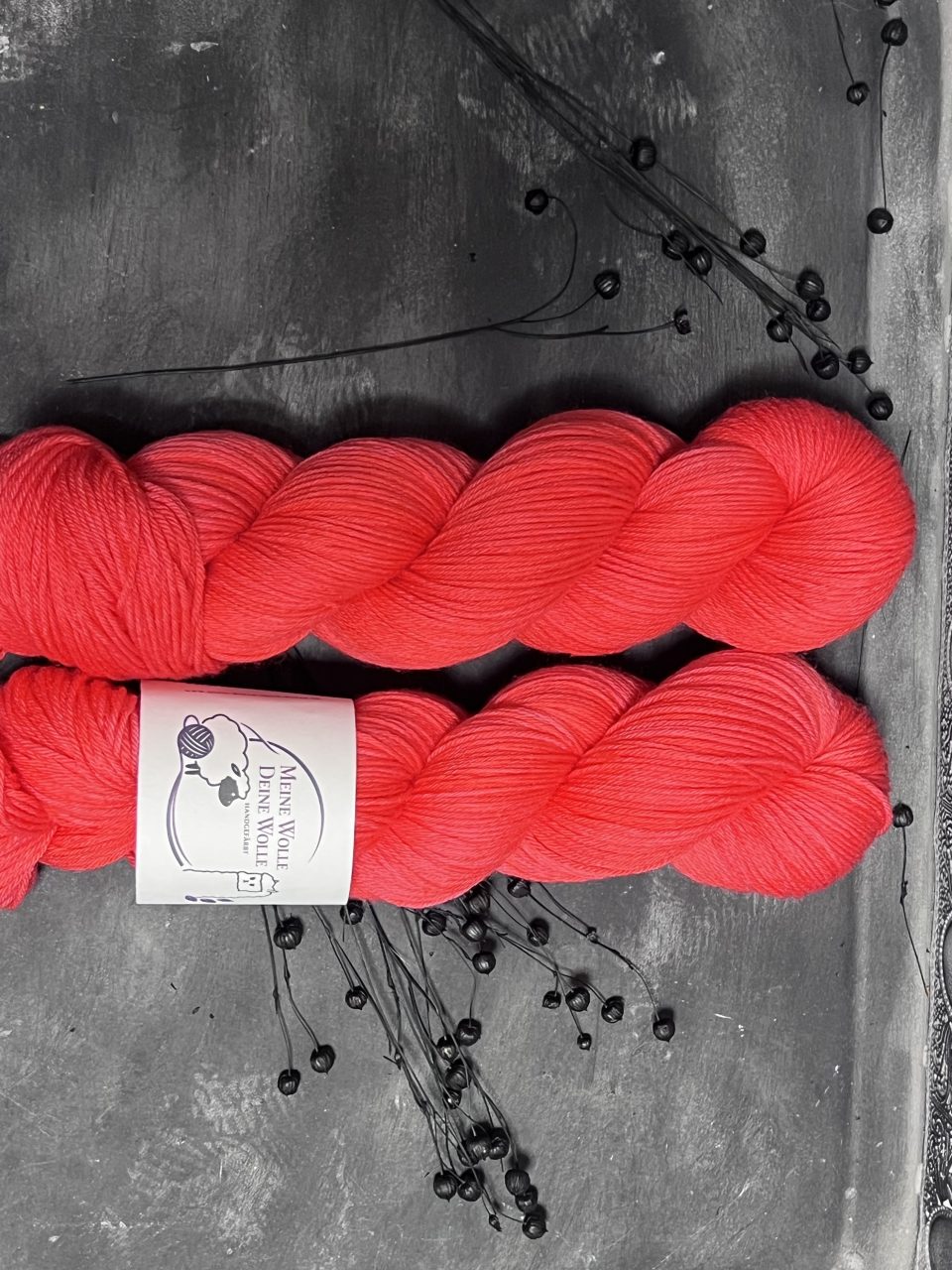 4-fach Sockenwolle extra fein - semi solid - Flamenco – Bild 3