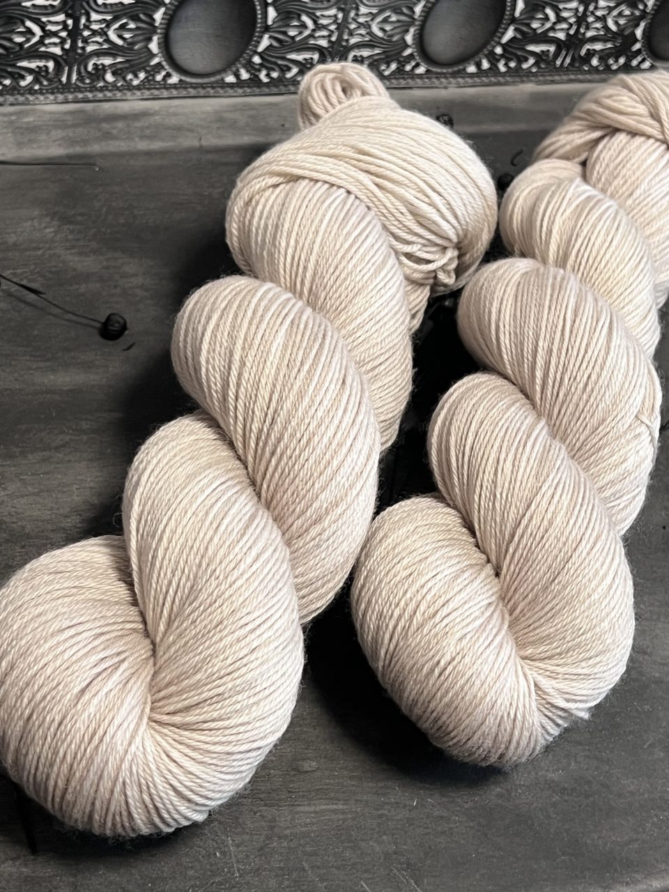 4-fach Sockenwolle extra fein - semi solid - Fog – Bild 2