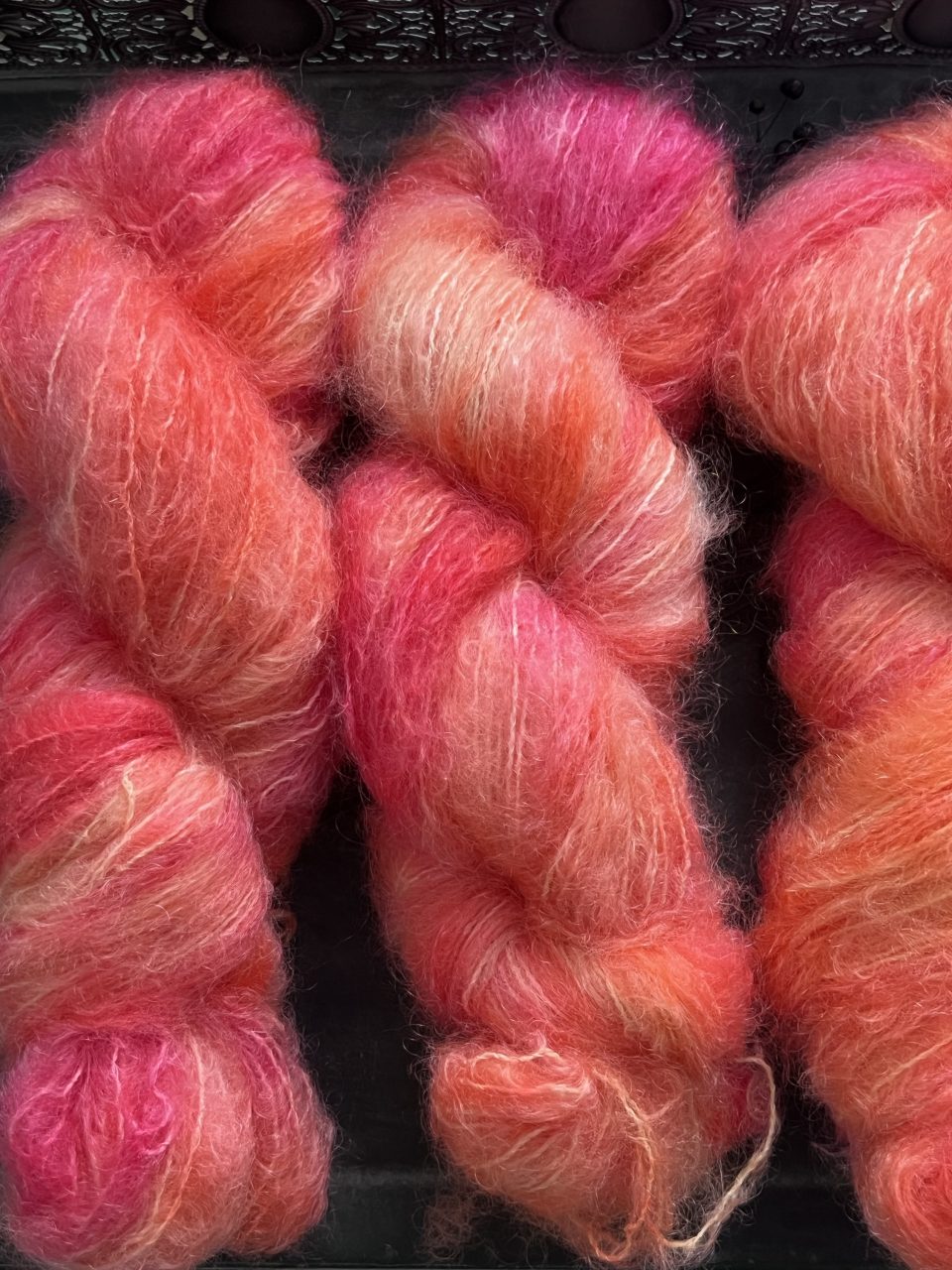 Wolluminöser Mohair - Peach Afterglow – Bild 3