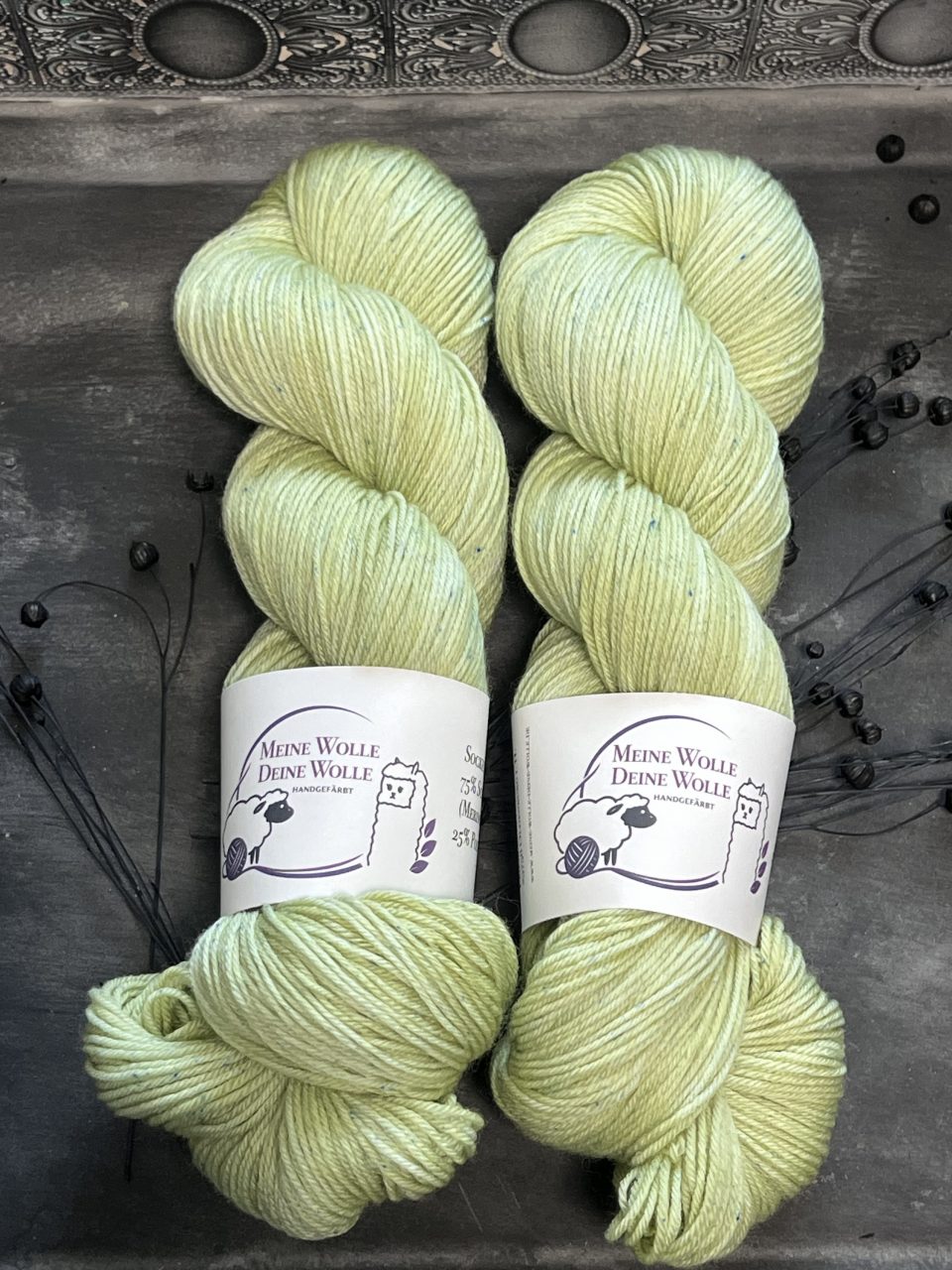 4-fach Sockenwolle extra fein – semi solid – Pistachio Blue Pepper – Meine Wolle Deine Wolle